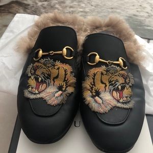 Gucci flats Loafers Size 39 real dyed lamb & fur